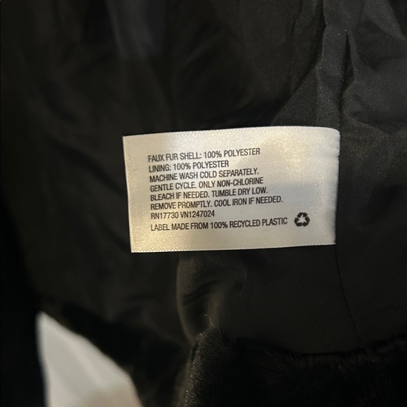 a new day Black faux fur coat - size large - Picture 4 of 5